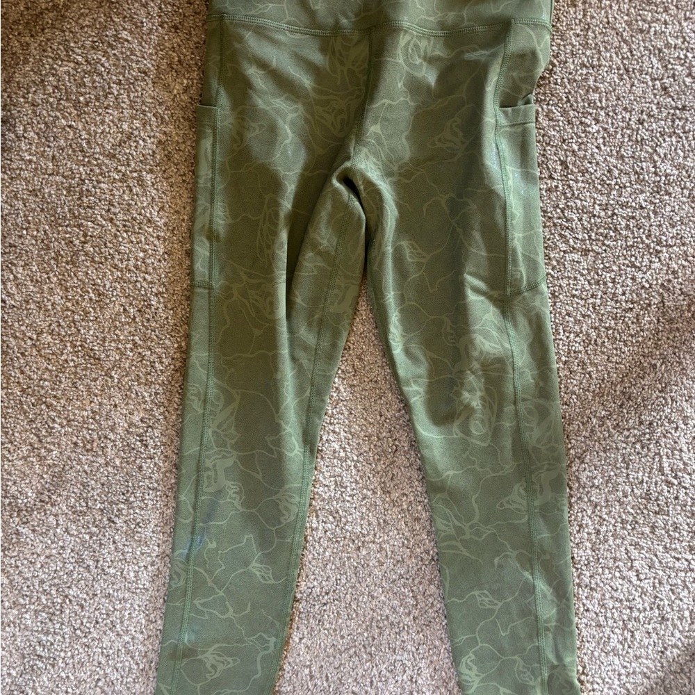 Stylish Olive Green Women's Light and Tight Leggings
